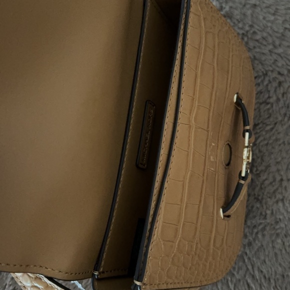 New with tag Michael kors Reed Small Logo and Leather Crossbody Bag - Picture 4 of 5